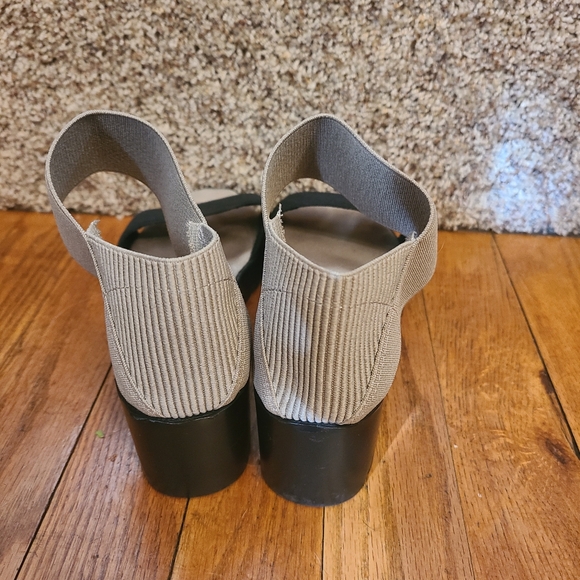 Tan and Black Heeled Sandals - Picture 4 of 4